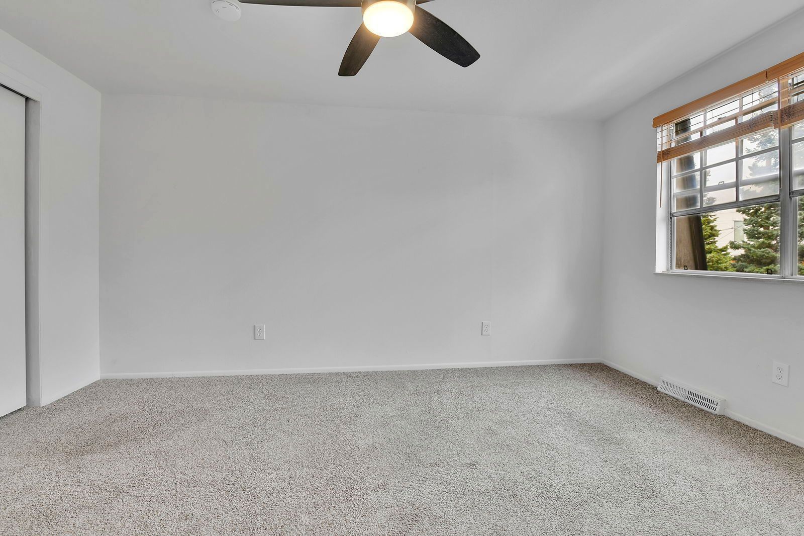 6824 S Willow St property image