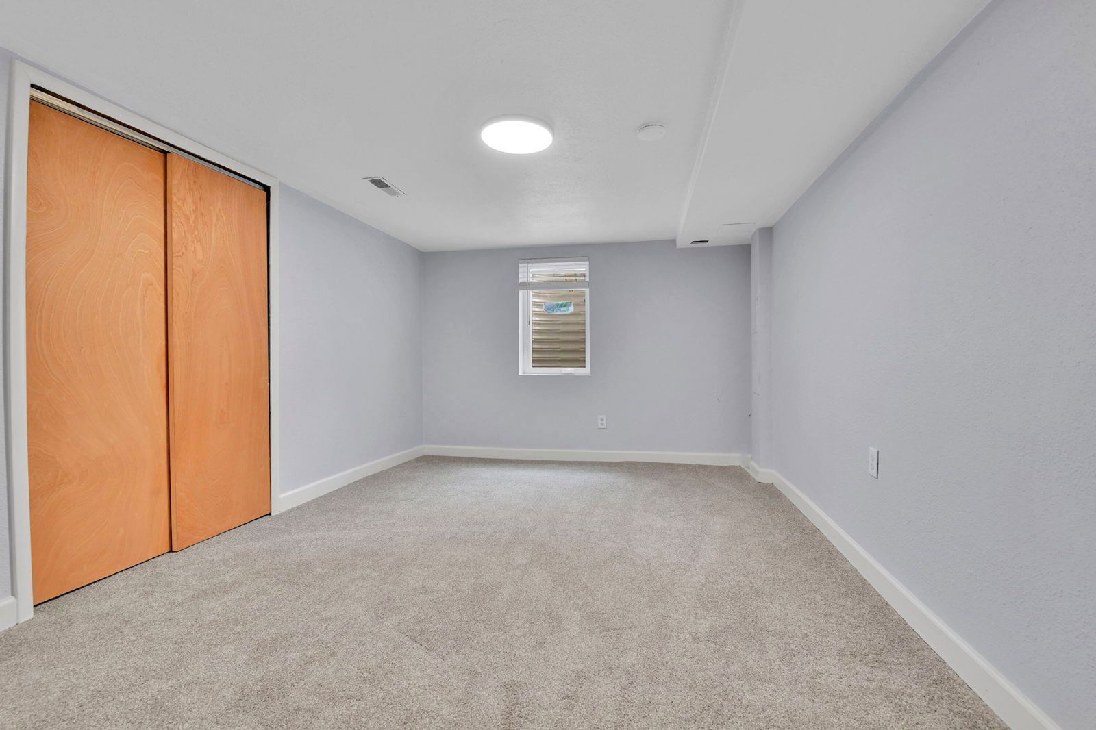 6824 S Willow St property image