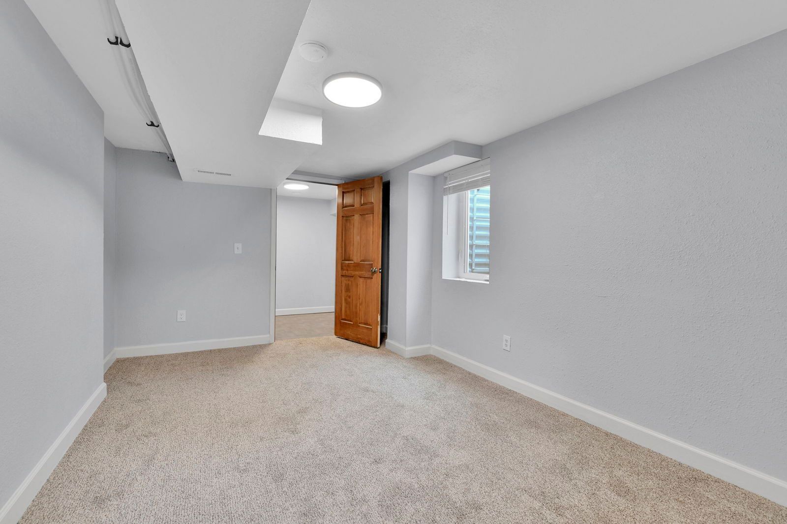 6824 S Willow St property image