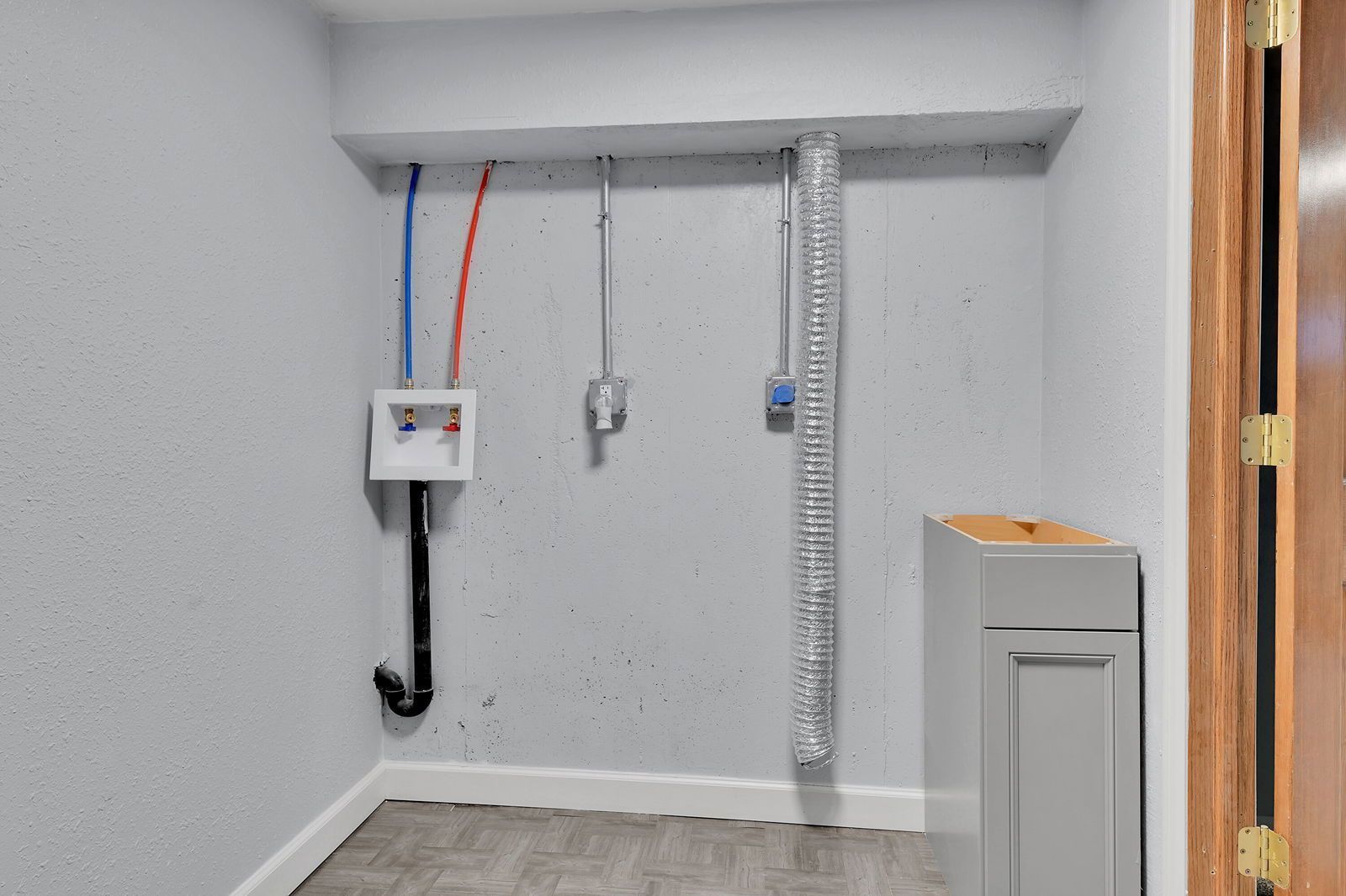 6824 S Willow St property image