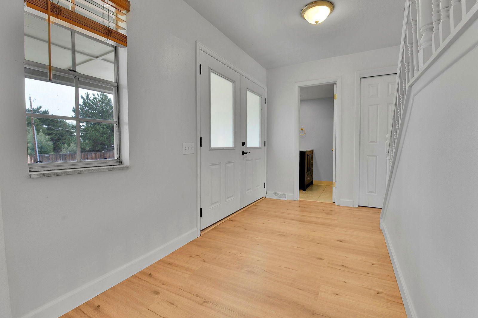 6824 S Willow St property image