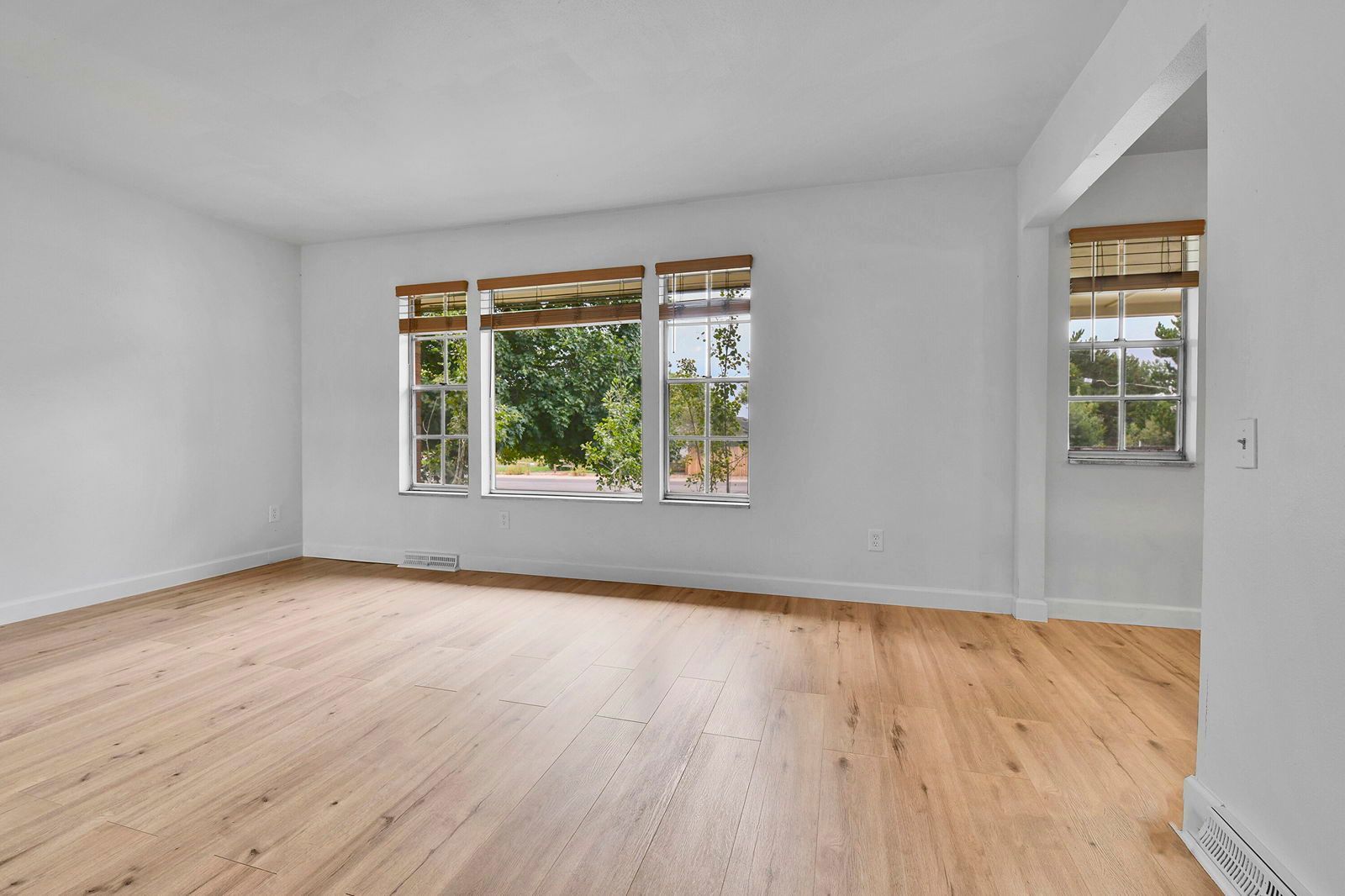 6824 S Willow St property image