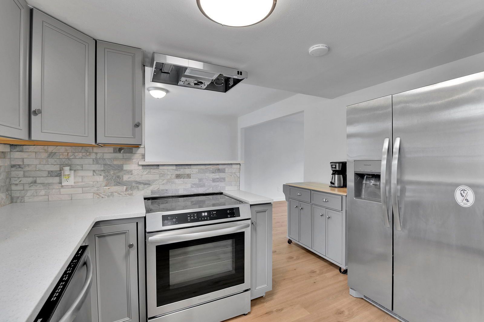 6824 S Willow St property image