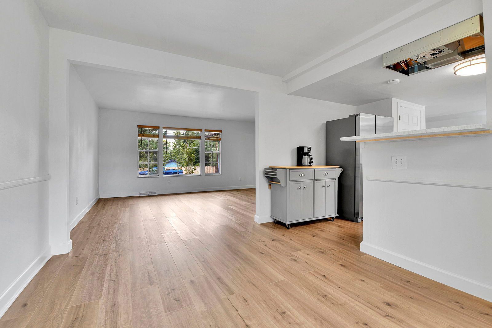 6824 S Willow St property image