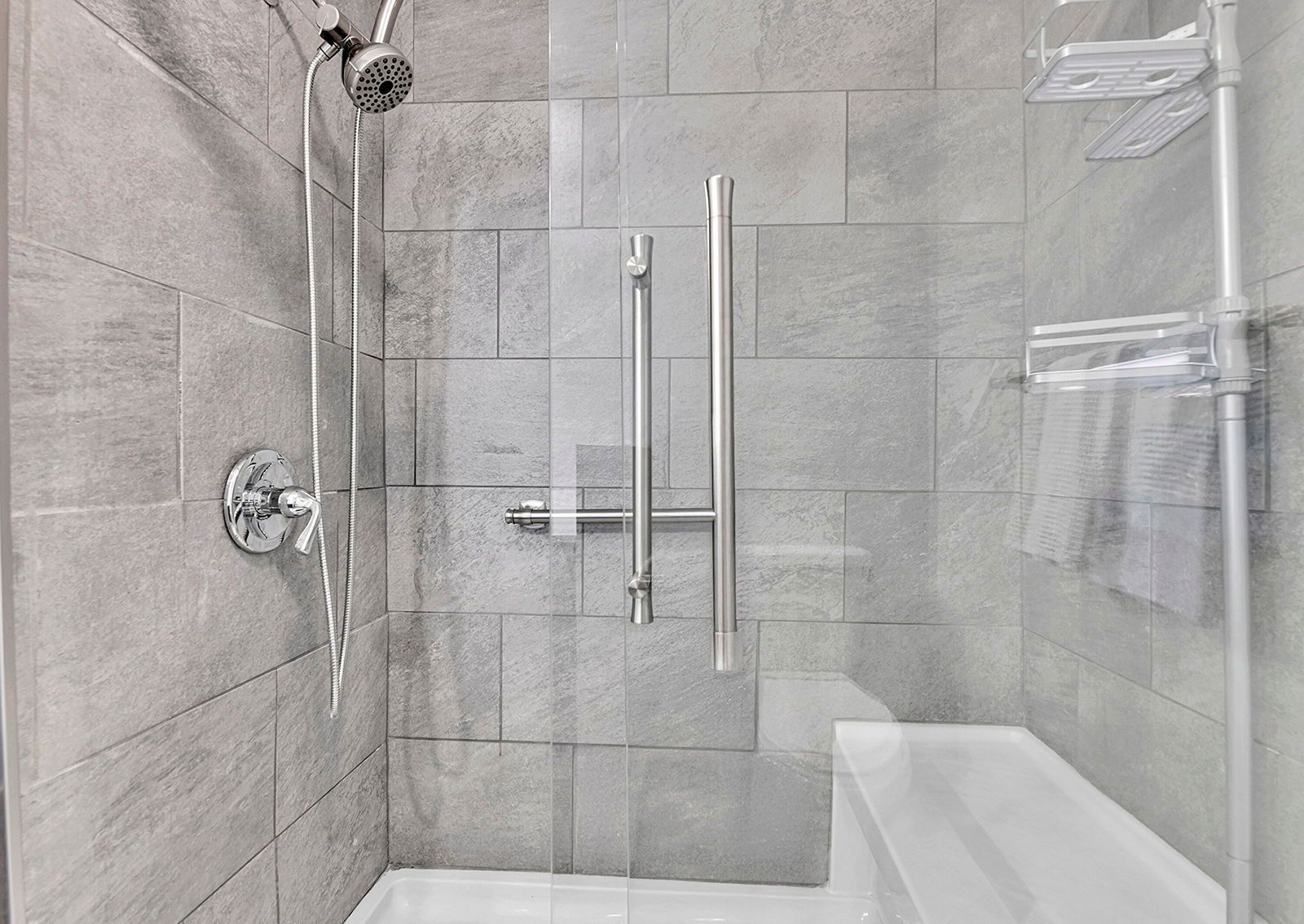 6824 S Willow St property image