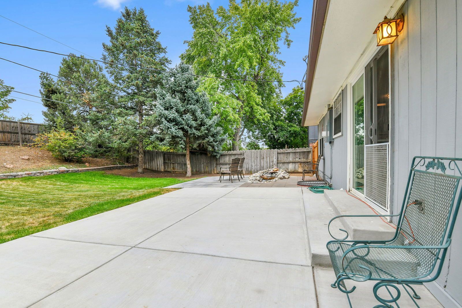 6824 S Willow St property image