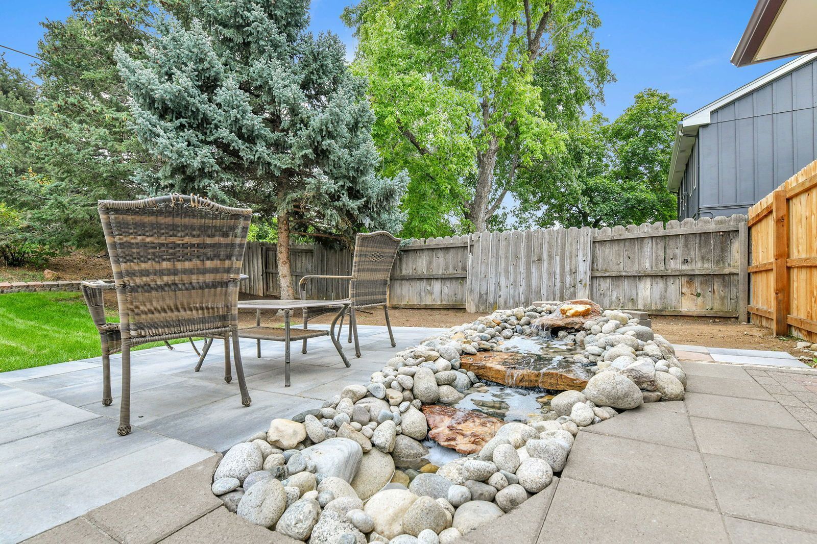 6824 S Willow St property image