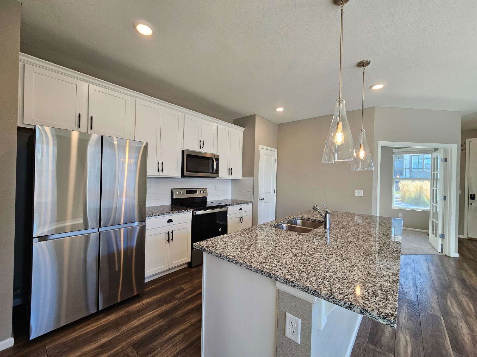 Modern 4-Bedroom Home with Finished Basement & Granite Kitchen in Parker property image