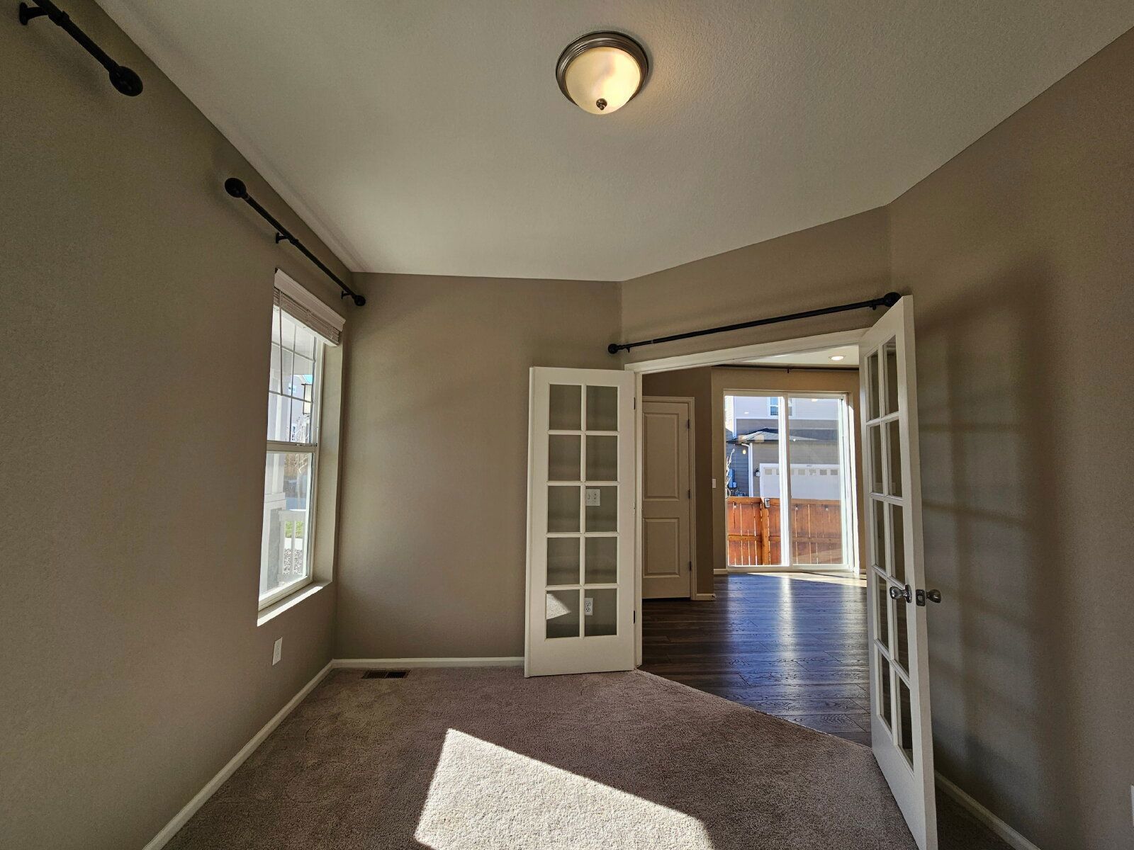 Modern 4-Bedroom Home with Finished Basement & Granite Kitchen in Parker property image