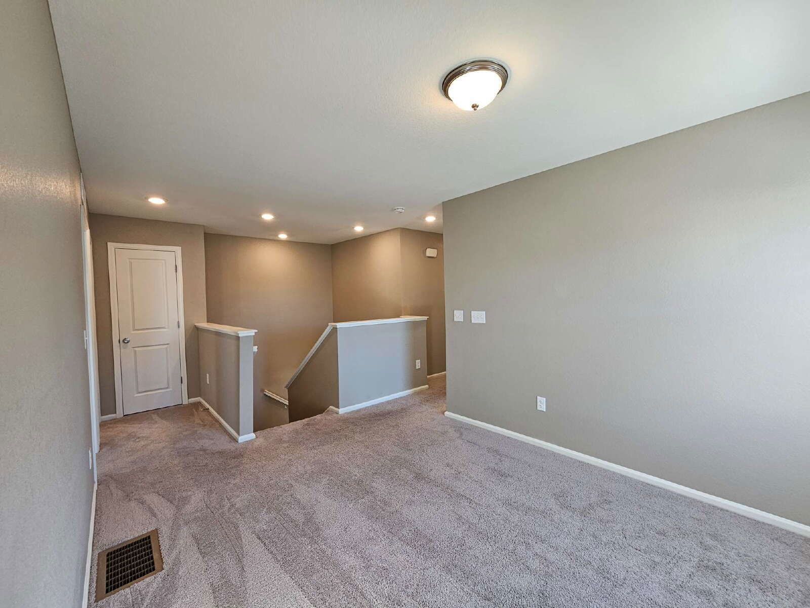 Modern 4-Bedroom Home with Finished Basement & Granite Kitchen in Parker property image