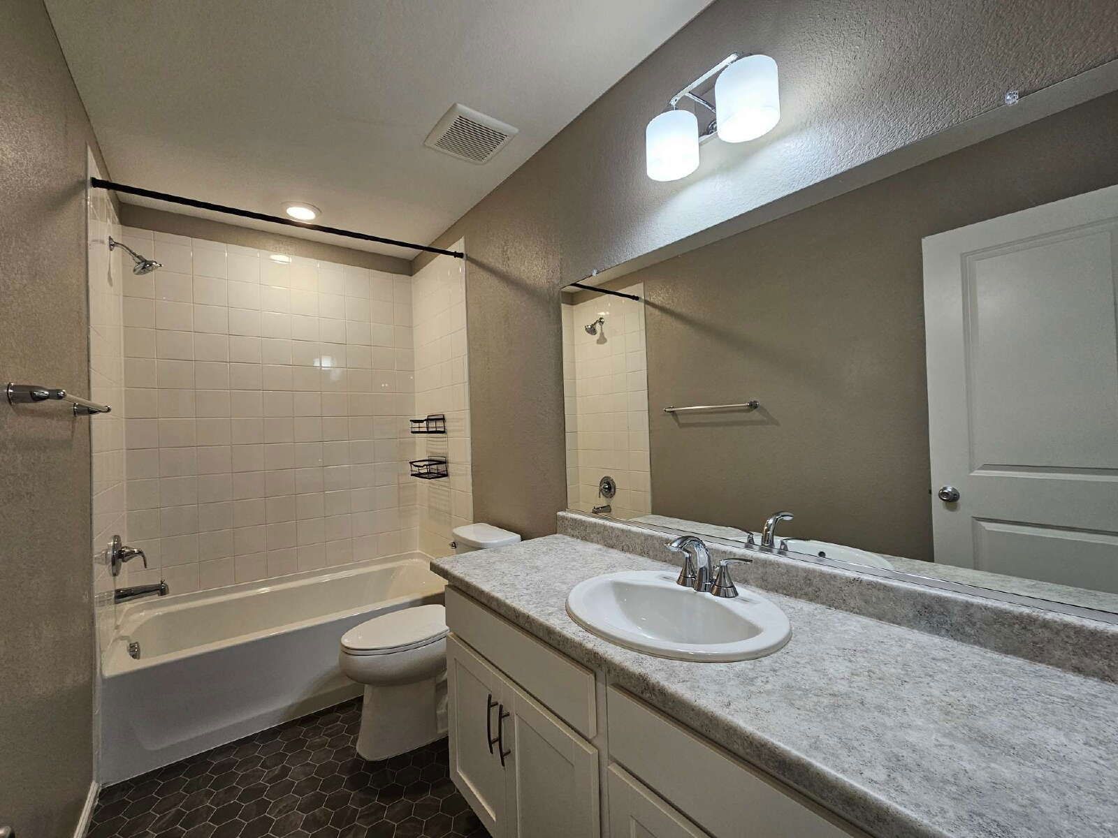 Modern 4-Bedroom Home with Finished Basement & Granite Kitchen in Parker property image