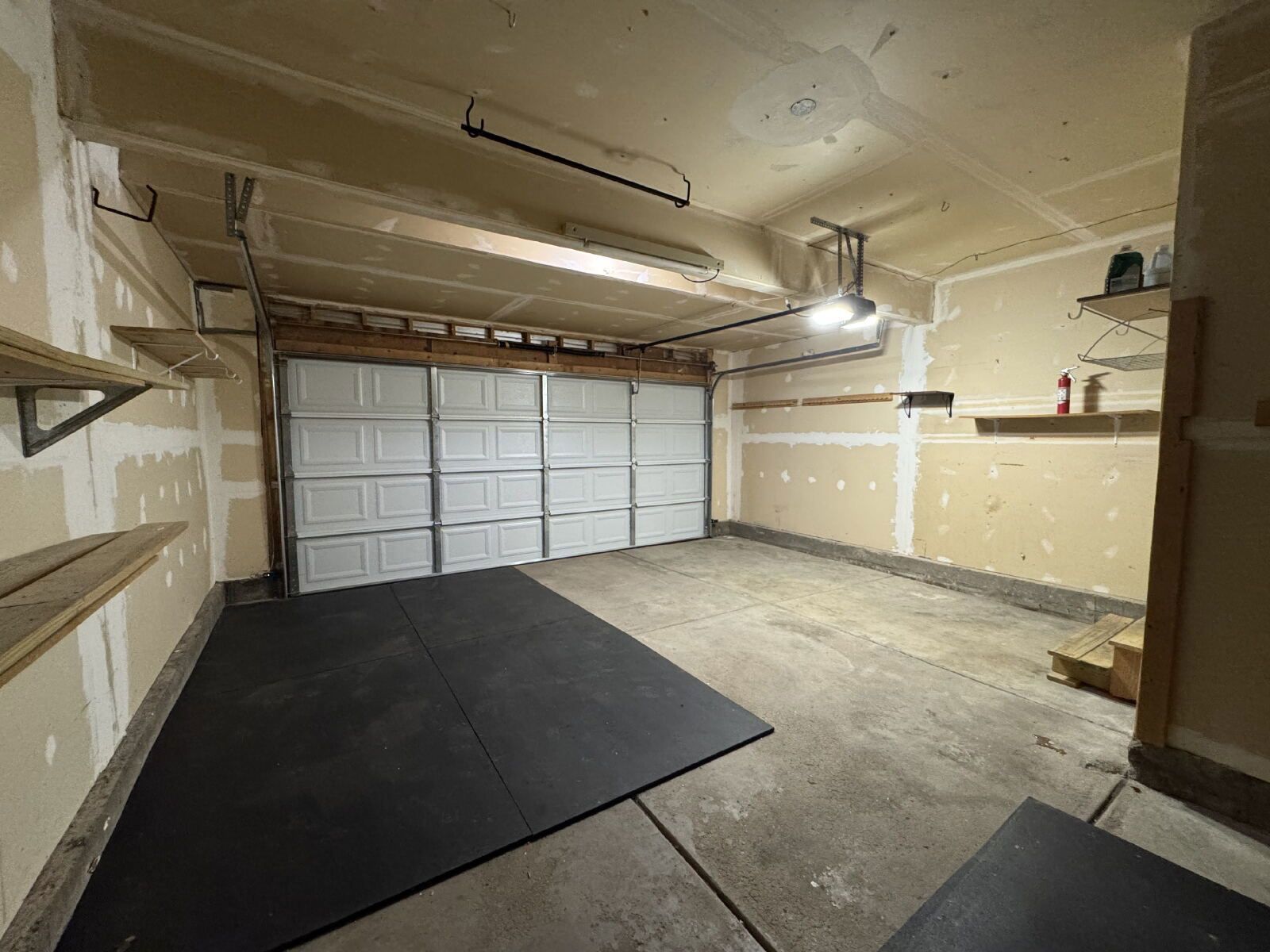 Comfy 3-Bedroom Home in Castle Rock property image