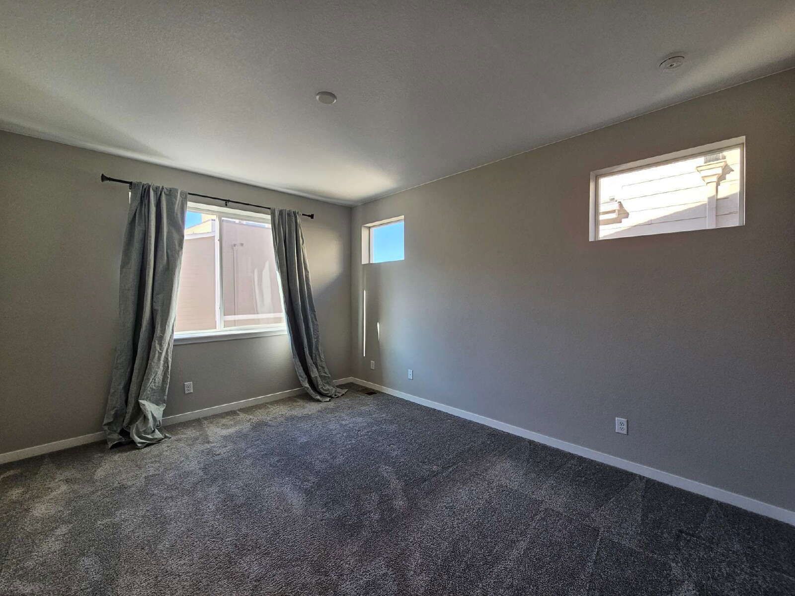 Three-Story Townhome Featuring Quartz Kitchen & Rooftop Balcony in Castle Rock property image