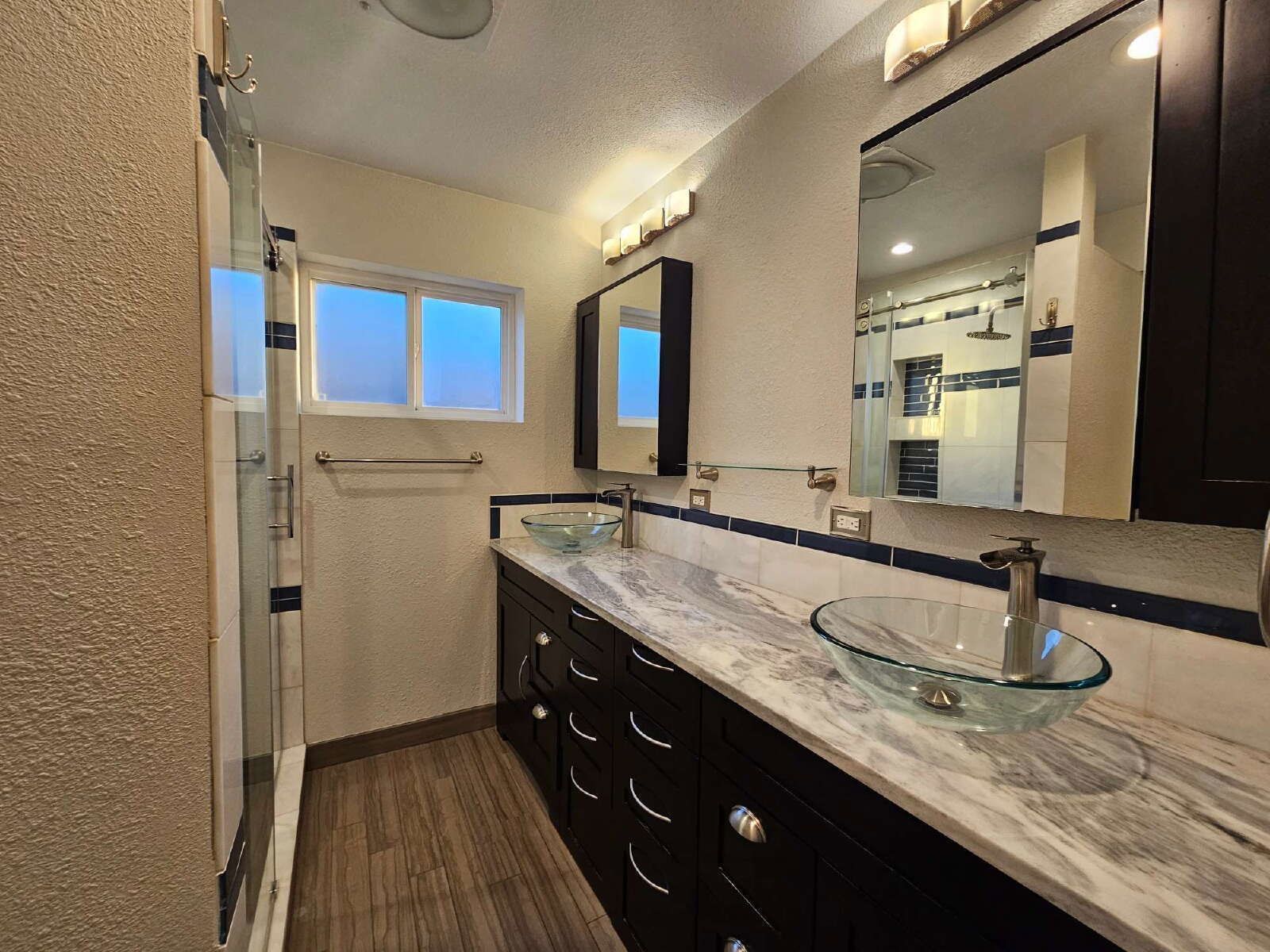 Spacious 5-Bedroom Lakewood Home with Finished Basement & Fenced Yard property image