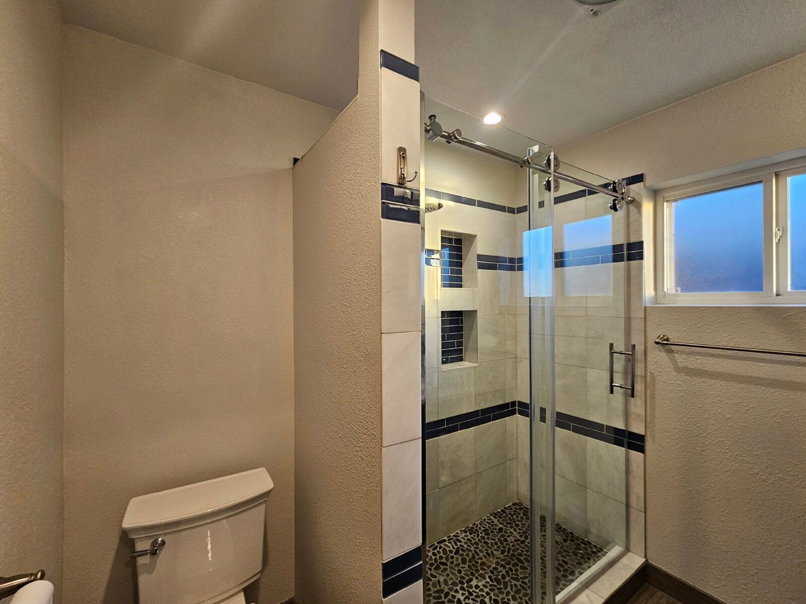 Spacious 5-Bedroom Lakewood Home with Finished Basement & Fenced Yard property image