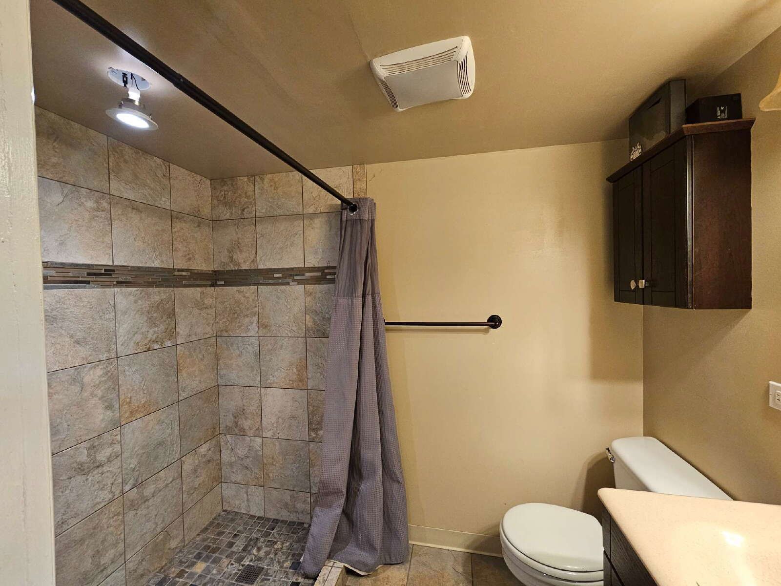 Spacious 5-Bedroom Lakewood Home with Finished Basement & Fenced Yard property image